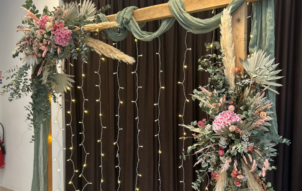 Arche florale pour cérémonie de mariage