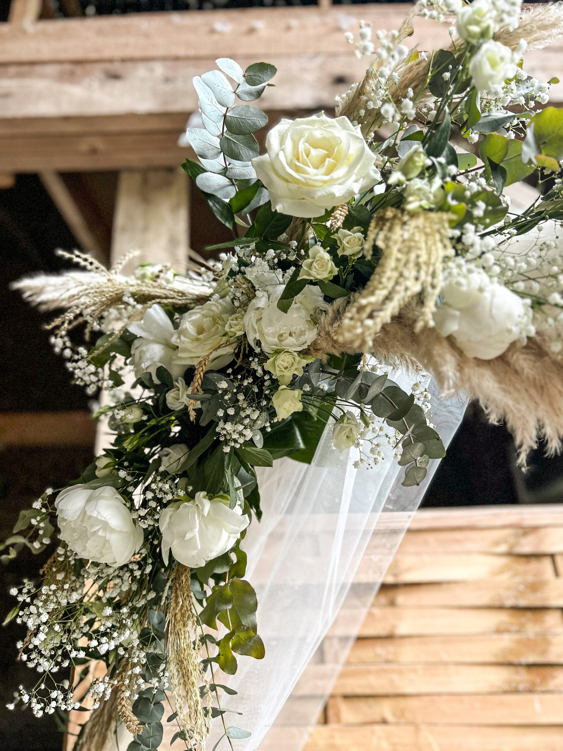 Arche florale pour cérémonie de mariage